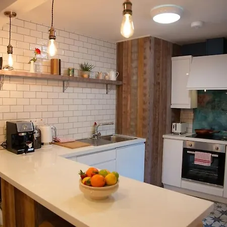 Cosy Apartment/ Explore The Area/enjoy Our Pub Headford