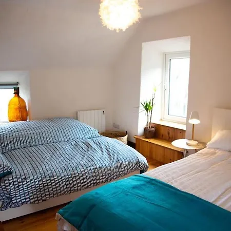 Cosy Apartment/ Explore The Area/enjoy Our Pub Apartman *