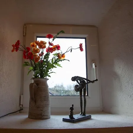 Cosy Apartment/ Explore The Area/enjoy Our Pub